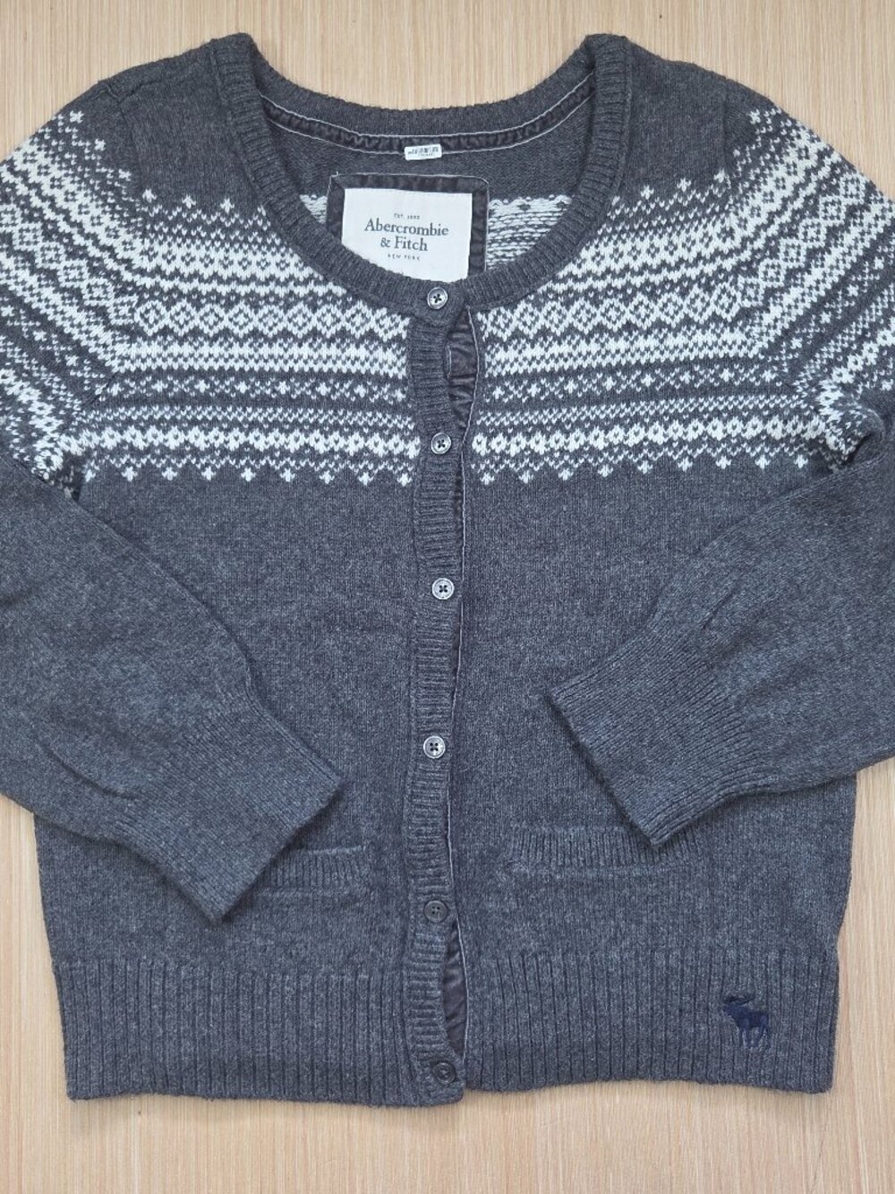 Abercrombie & Fitch Women's Fair Isle Cardigan Gray Sweater 3/4 Sleeves